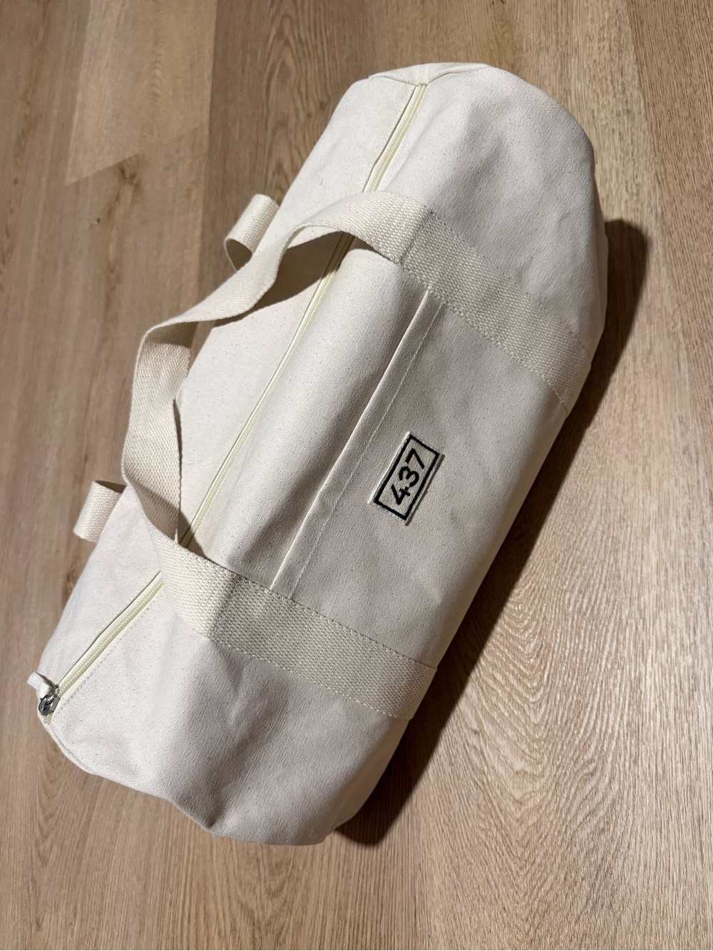 437 Canvas Duffel Bag in Cream - Picture 2 of 4